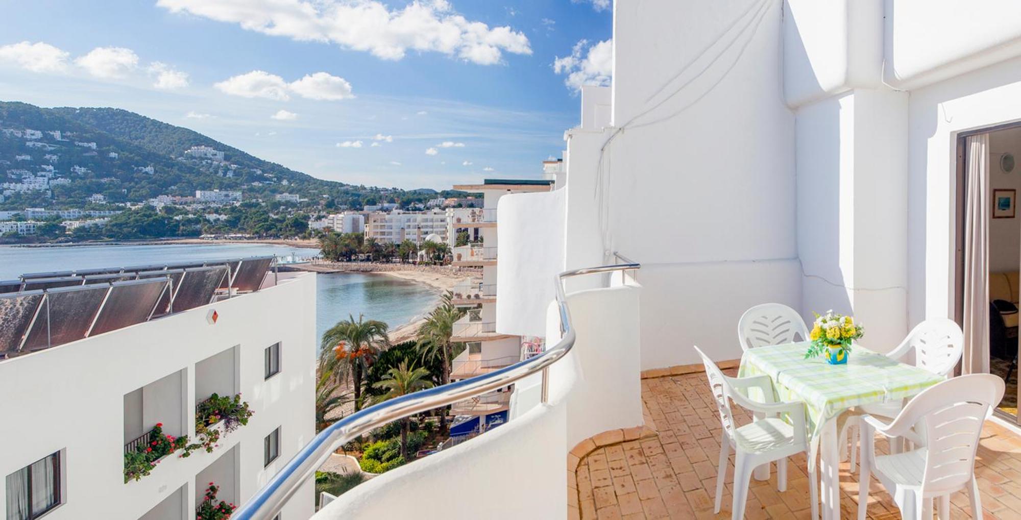 Apartamentos Bon Lloc Santa Eulària des Riu Chambre photo