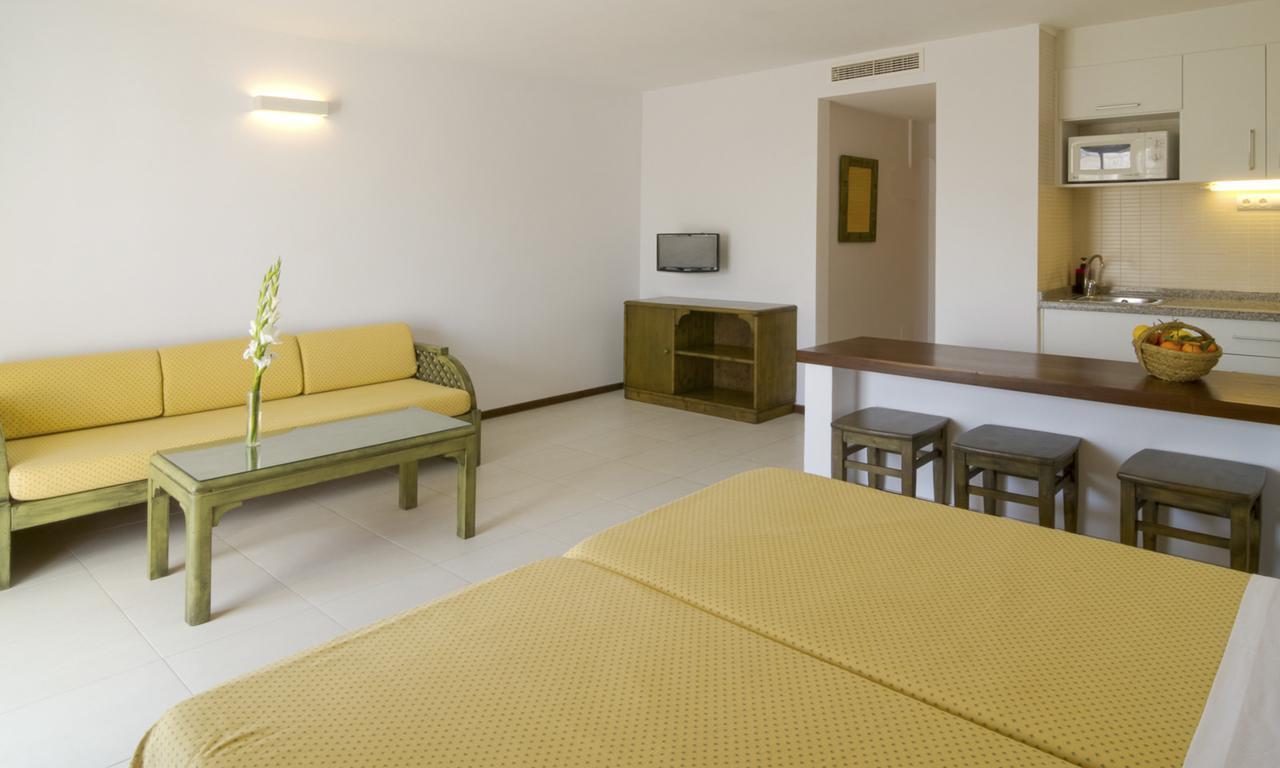 Apartamentos Bon Lloc Santa Eulària des Riu Extérieur photo