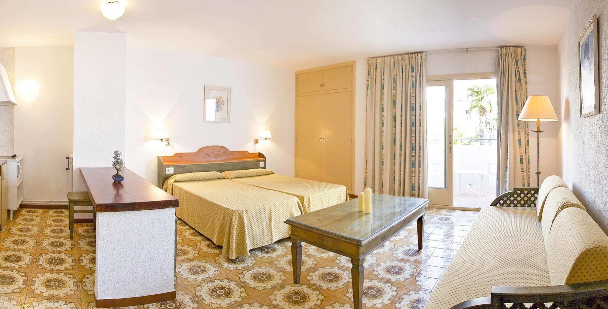 Apartamentos Bon Lloc Santa Eulària des Riu Extérieur photo